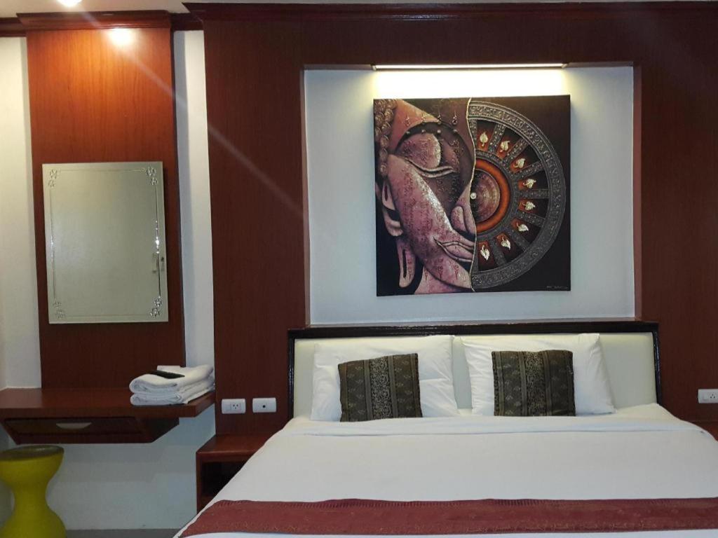 Ilmare Patong Place Bagian luar foto
